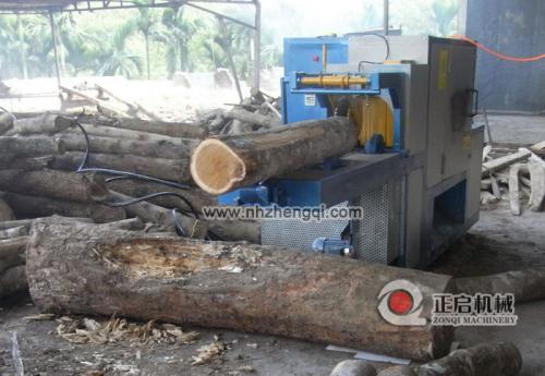 海南島鋸橡膠木25機加工現場