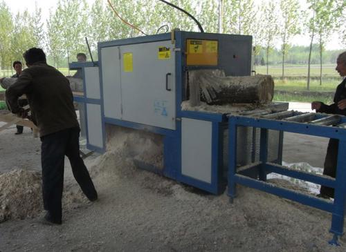 河南省信陽市-鋸400圓木加工現場