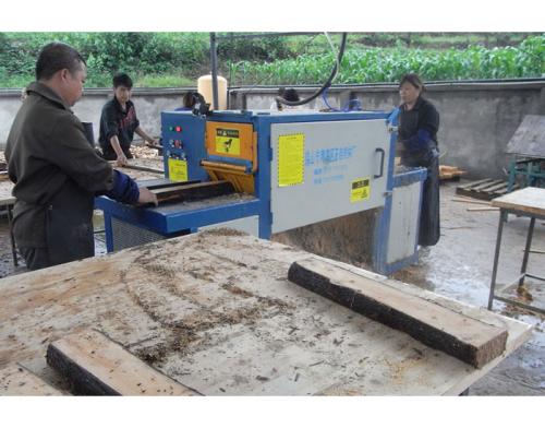 四川德陽(yáng)中江-方木多片鋸70高-加工現(xiàn)場(chǎng)