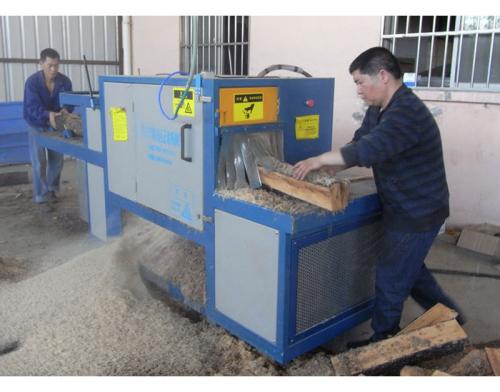 四川省廣元市-圓木200機(jī)加工現(xiàn)場(chǎng)