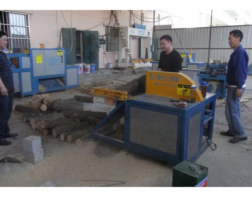 四川省廣元市-圓木截?cái)?80高-加工現(xiàn)場(chǎng)