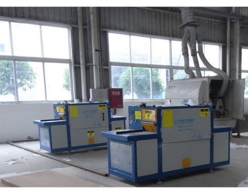 中國著名家私制造廠家-四川全友家私有限公司-正啟方木多片鋸50高干切現場